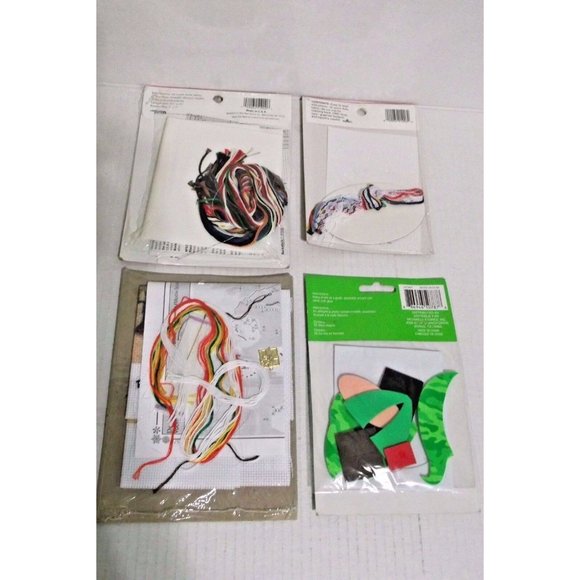 Bucilla Lot 4,Christmas Cross Stitch  Holiday Time,  Santa Clause, Cat & Dog - Picture 2 of 6